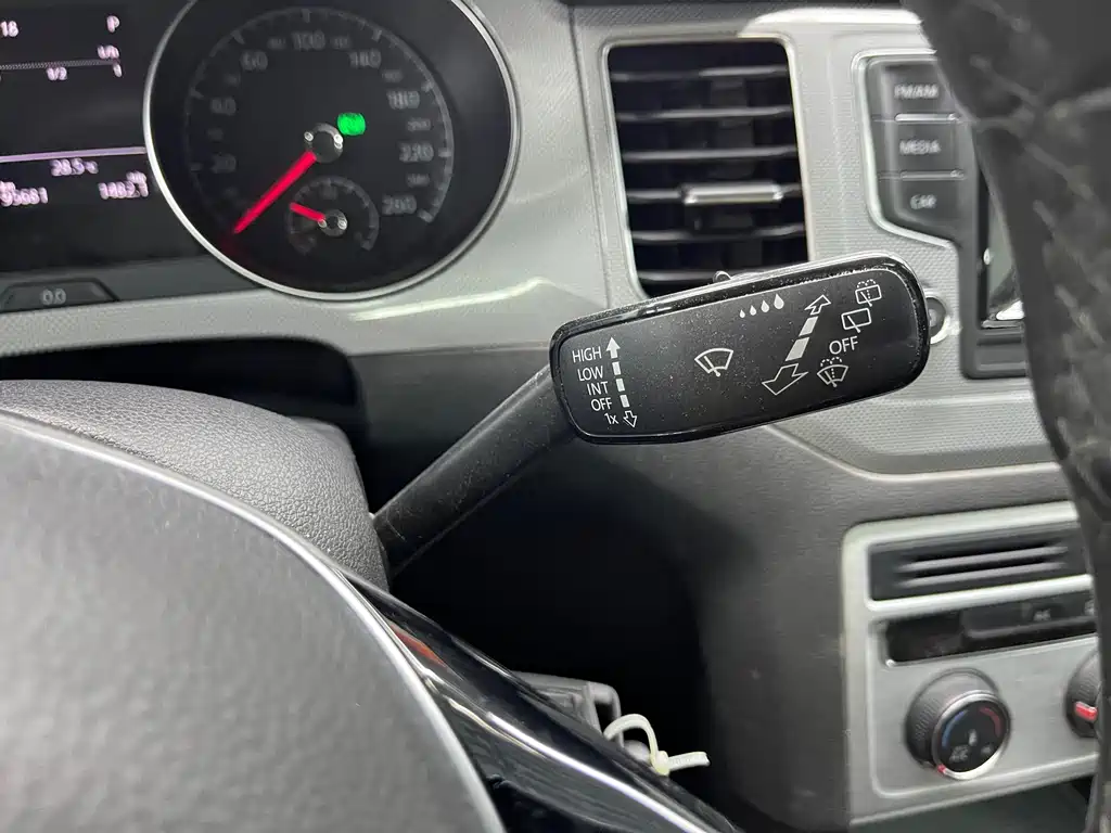 Volkswagen Golf Sportsvan — миниатюра 17