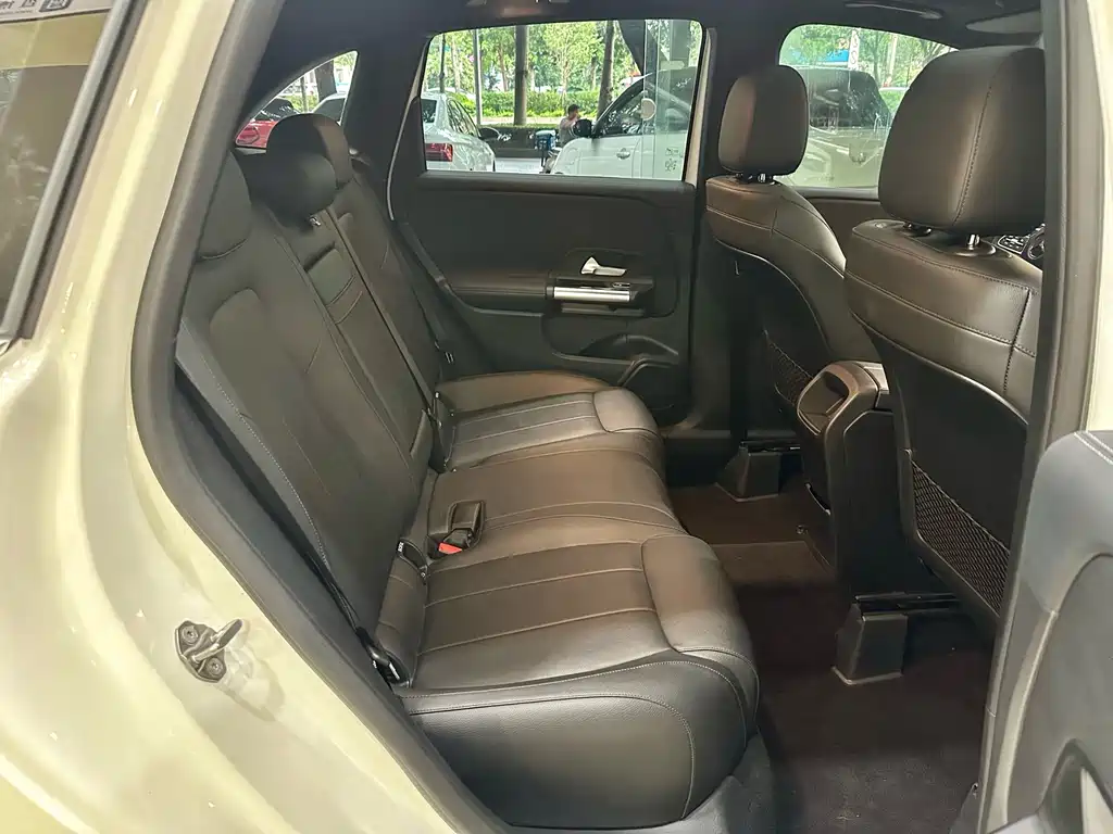 Mercedes-Benz B-Class — миниатюра 11