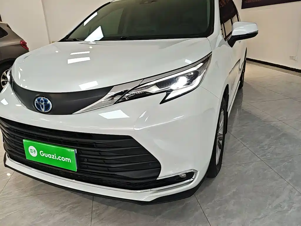 Toyota Sienna — миниатюра 24
