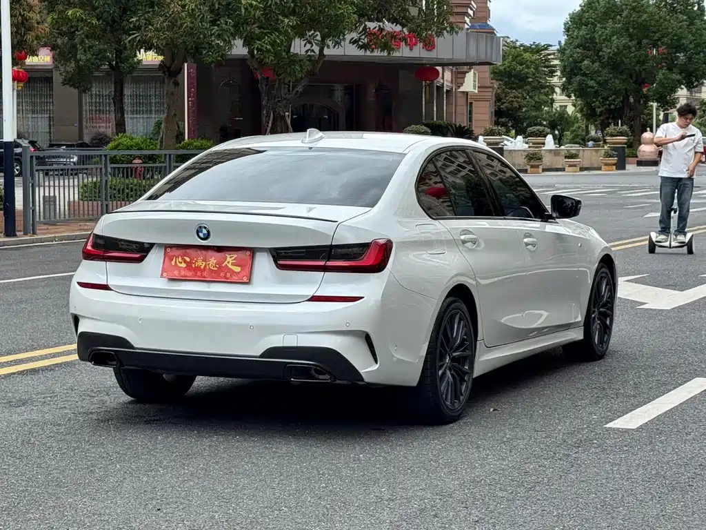BMW 3 Series — миниатюра 4