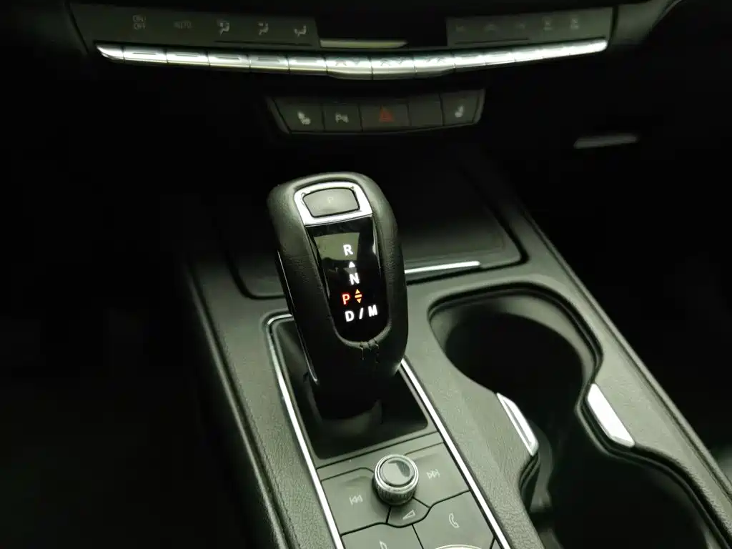 Cadillac XT4 — миниатюра 13