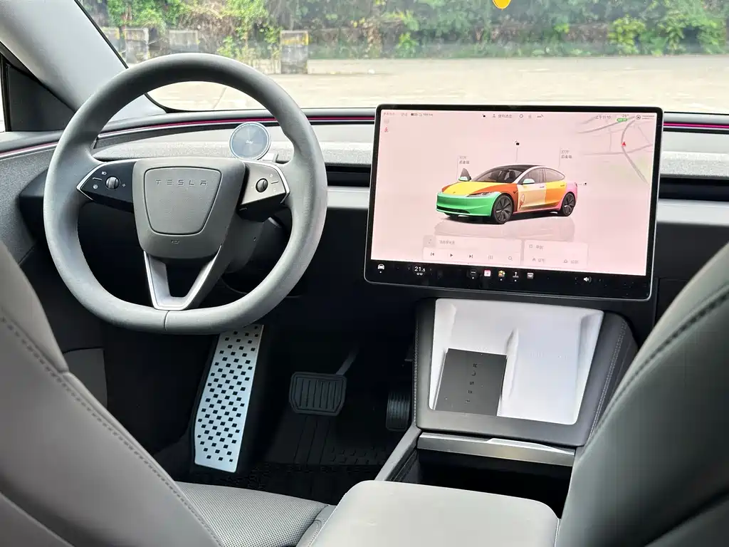Tesla Model 3 — миниатюра 9