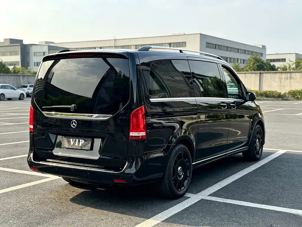 Mercedes-Benz V-Class — миниатюра 8
