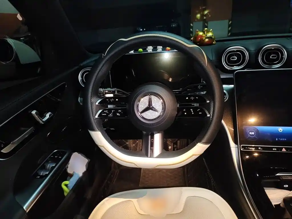 Mercedes-Benz C-Class — миниатюра 6