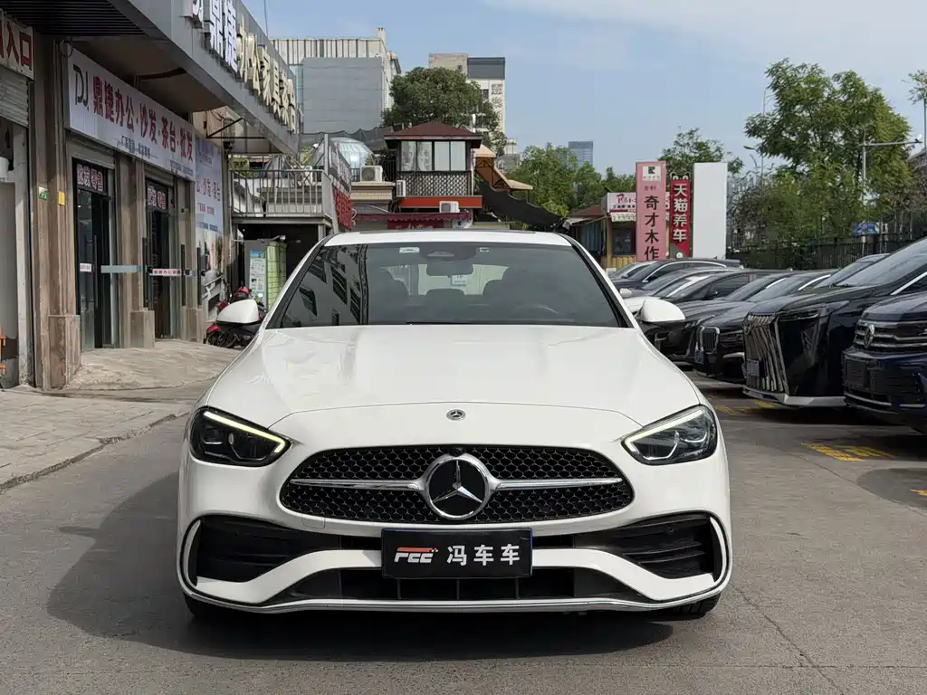 Mercedes-Benz C-Class — миниатюра 2