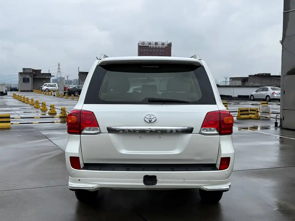 Toyota Land Cruiser — миниатюра 12