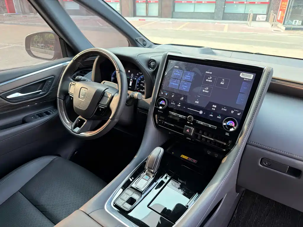 Toyota Vellfire — миниатюра 12