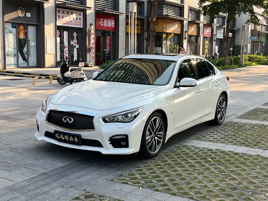 INFINITI Q50