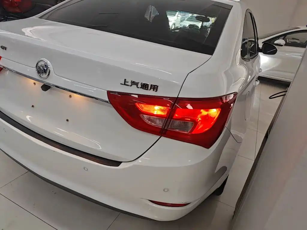 Buick Excelle — миниатюра 8