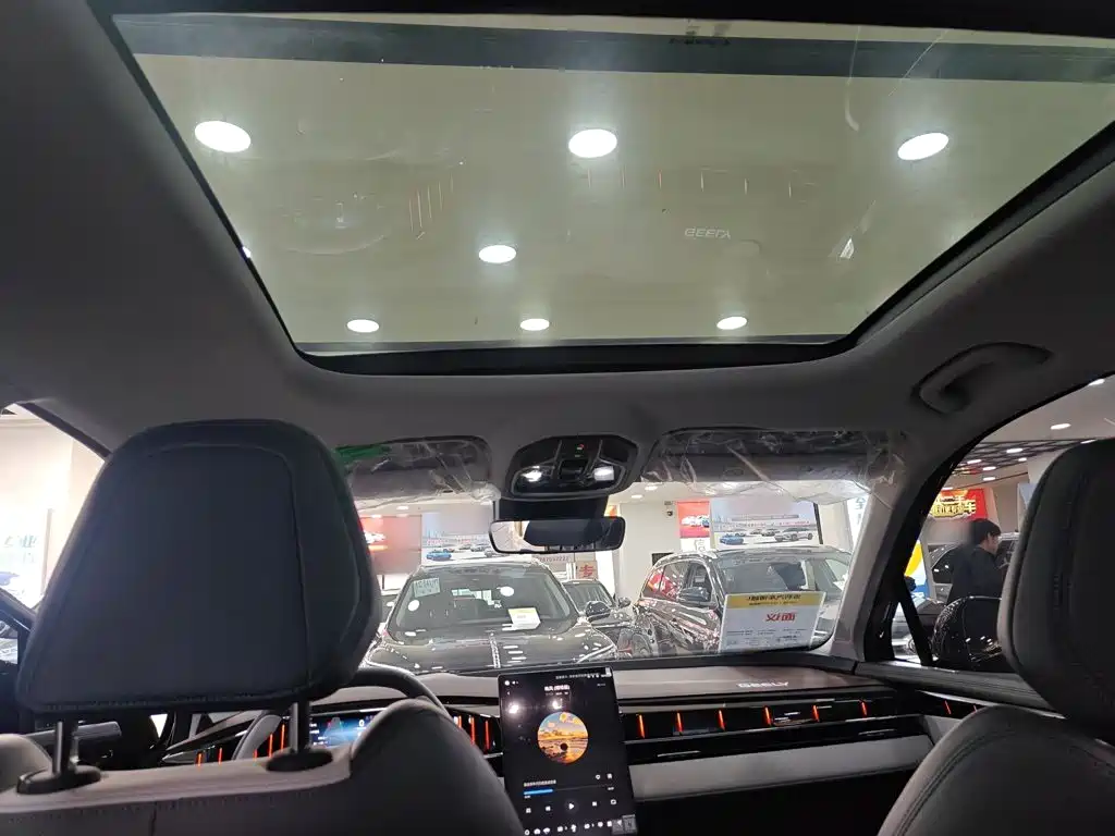 Geely Boyue L — миниатюра 15