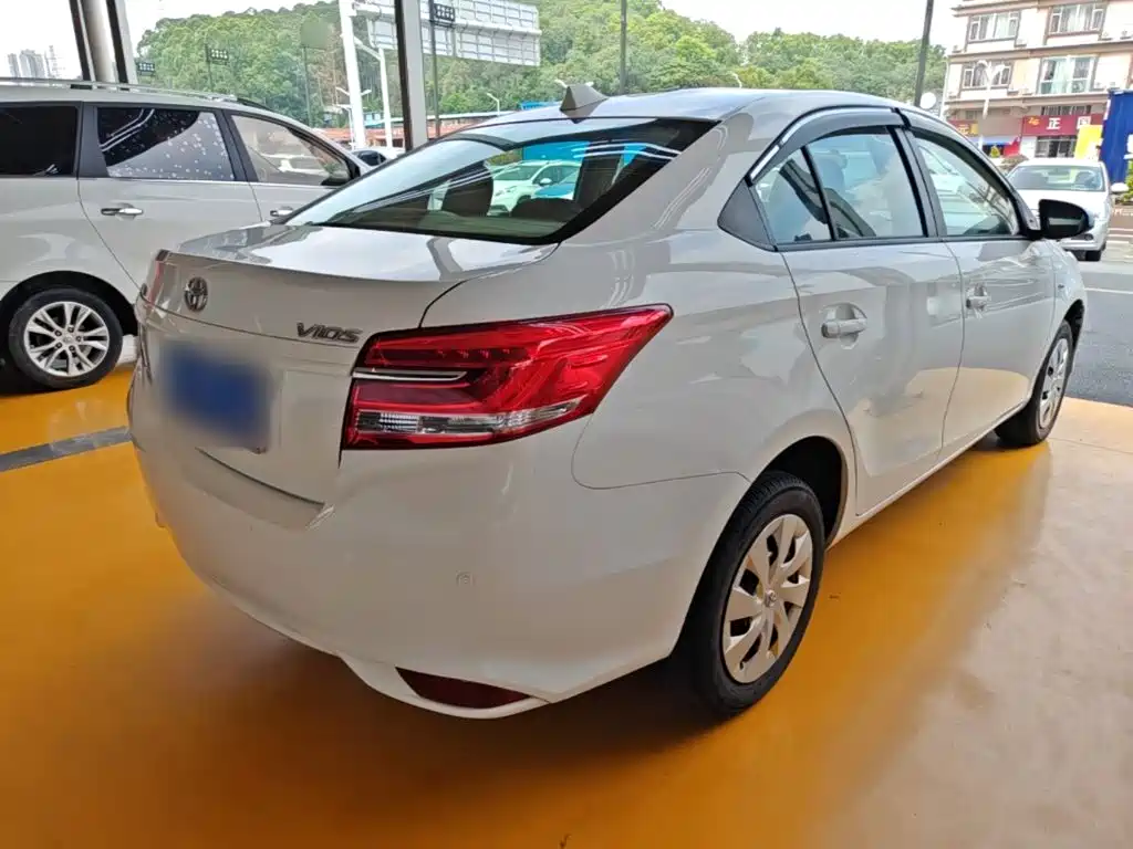 Toyota Vios — миниатюра 7