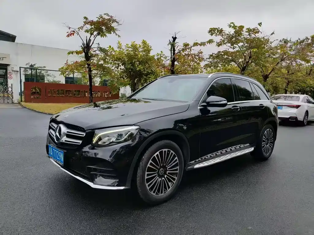 MERCEDES-BENZ GLC