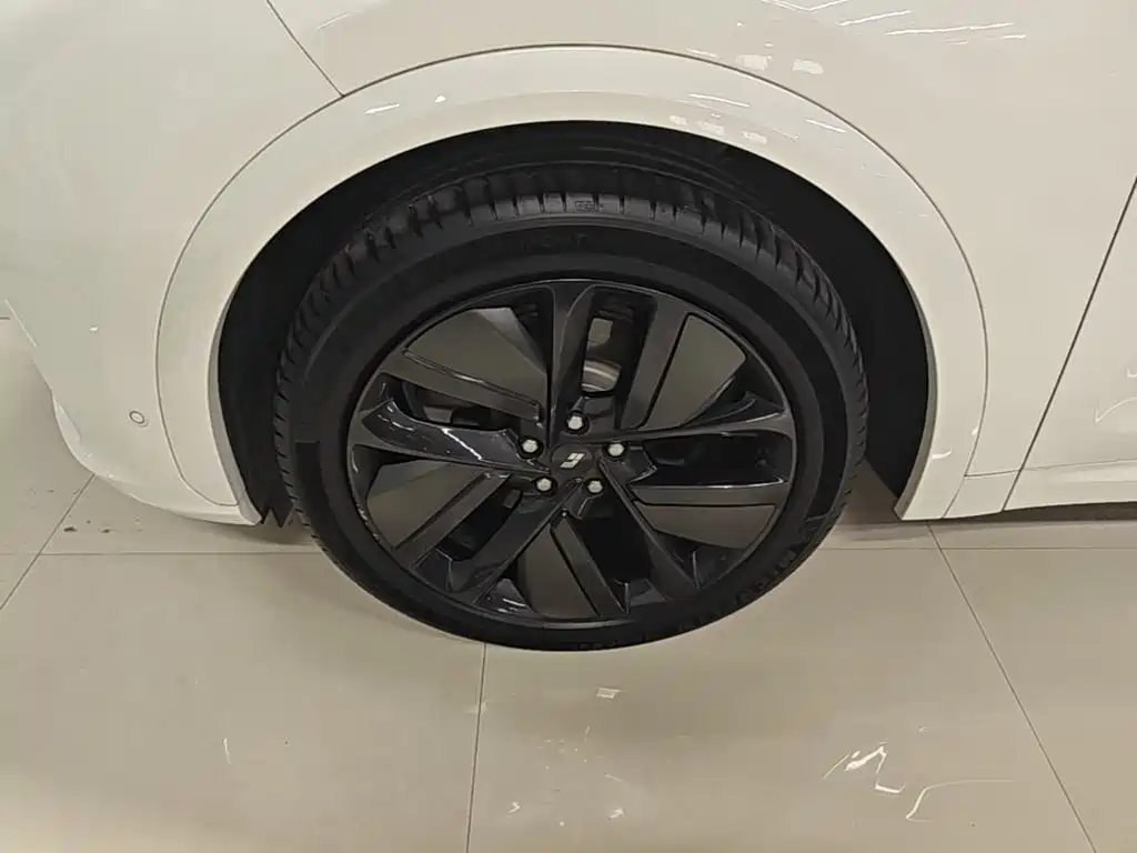 Li Auto Li L7 — миниатюра 23