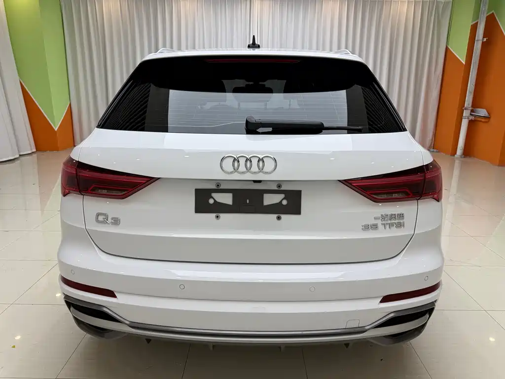 Audi Q3 2023 35 TFSI Fashion (1.4T)