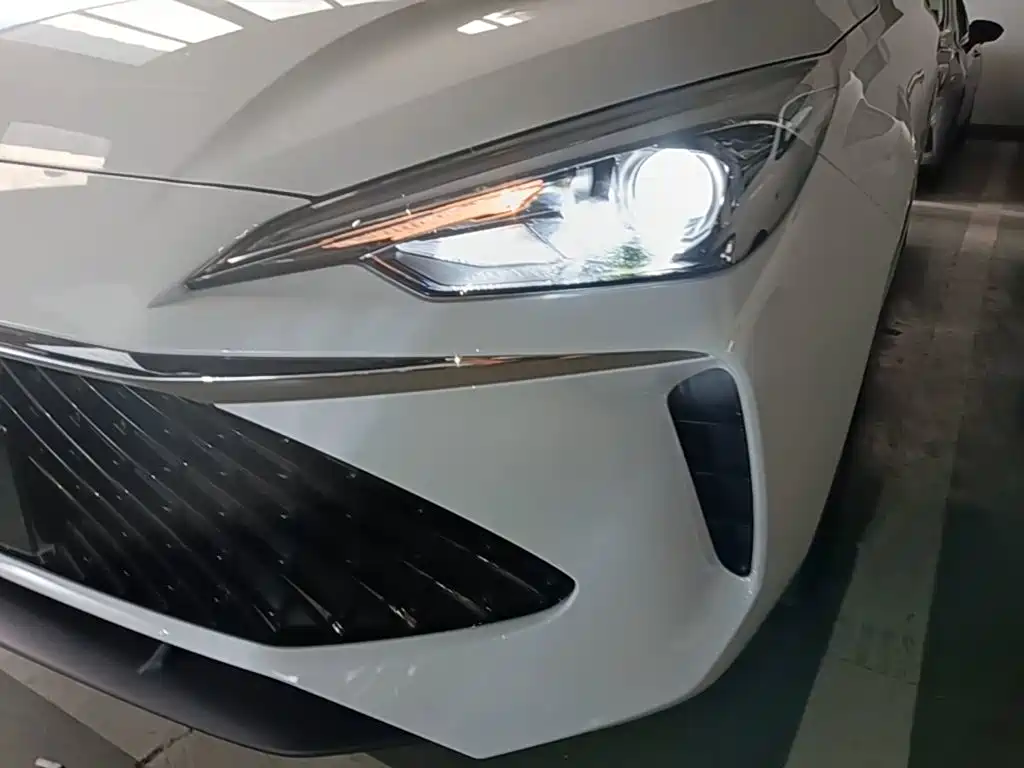 Roewe i5 — миниатюра 24