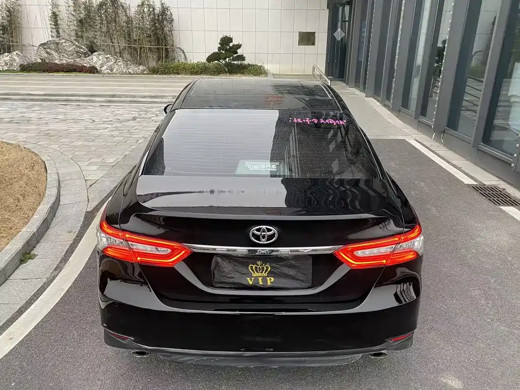 TOYOTA CAMRY