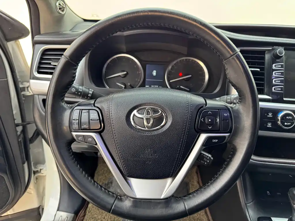 TOYOTA HIGHLANDER