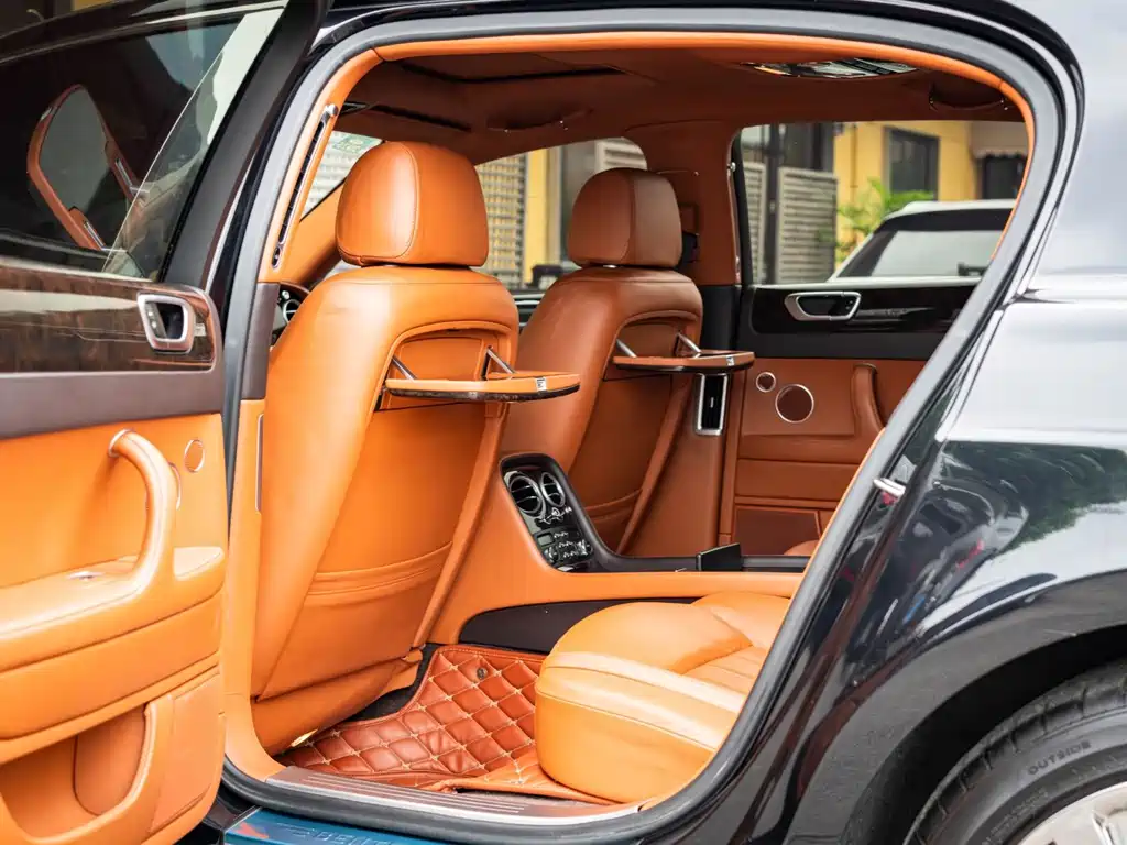 Bentley Flying Spur — миниатюра 23