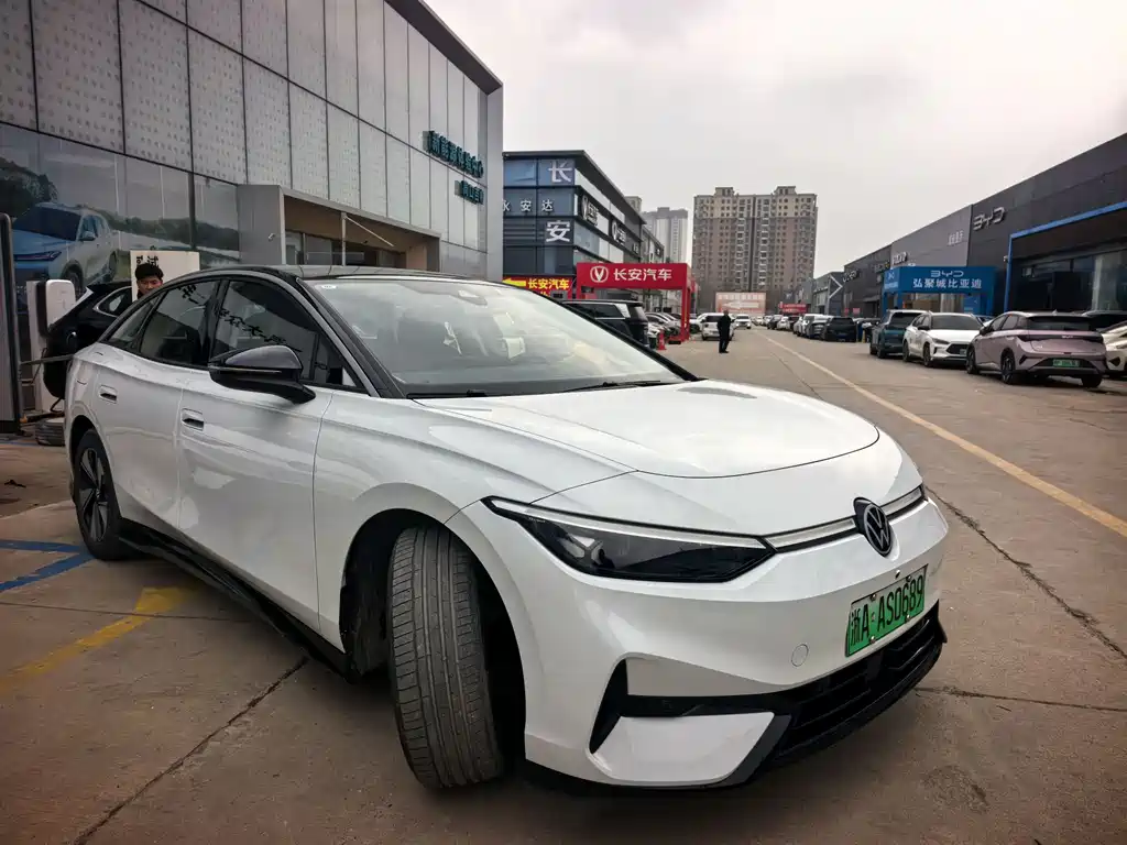 VOLKSWAGEN ID.7 VIZZION