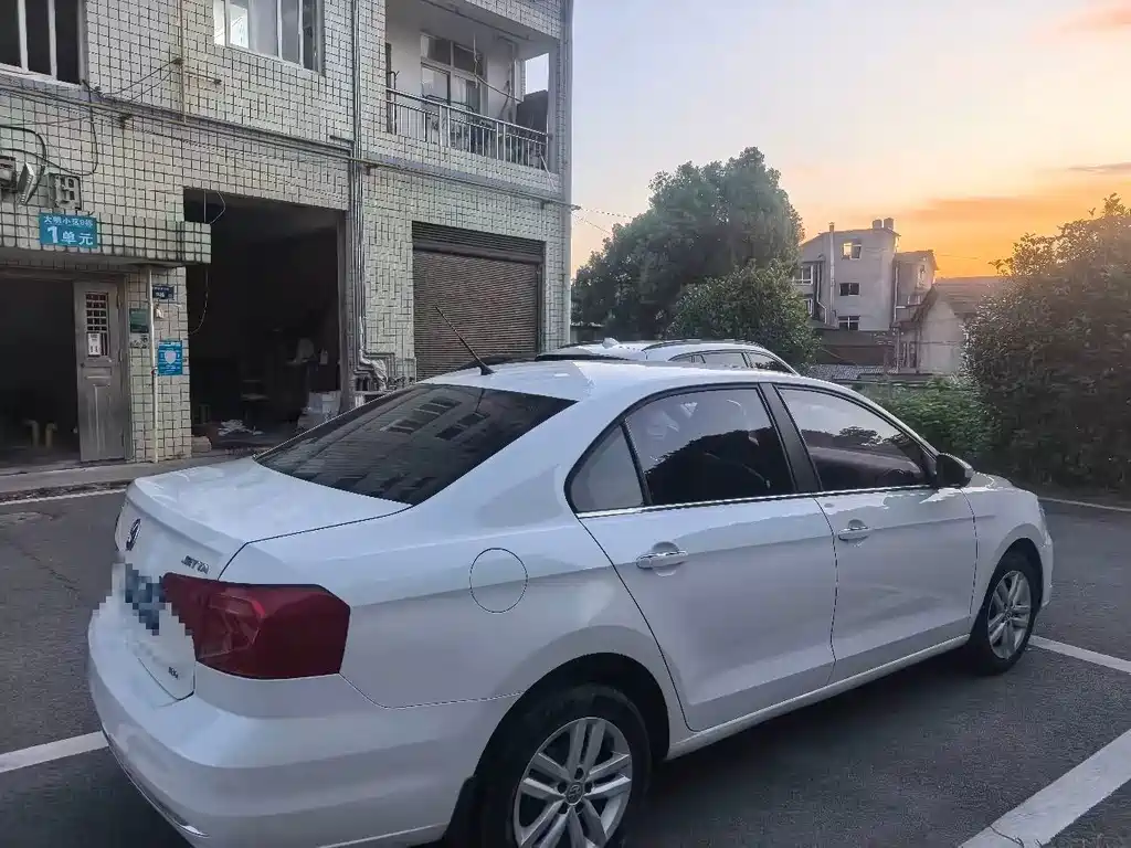 Volkswagen Jetta — миниатюра 6