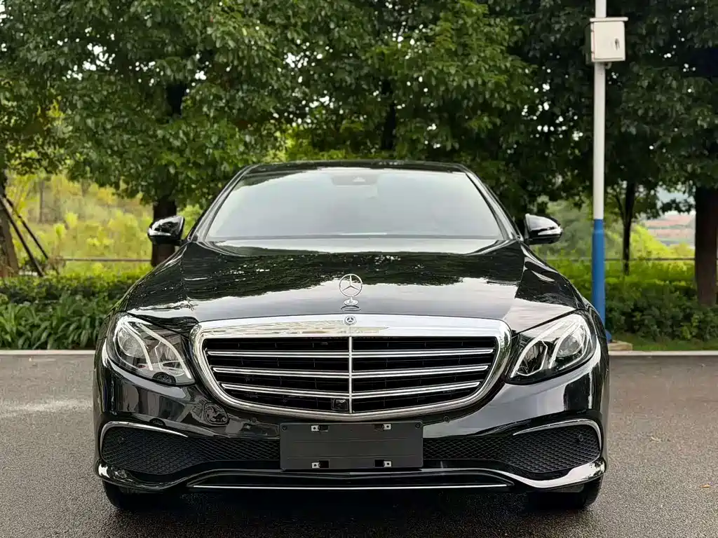 Mercedes-Benz E-Class — миниатюра 2