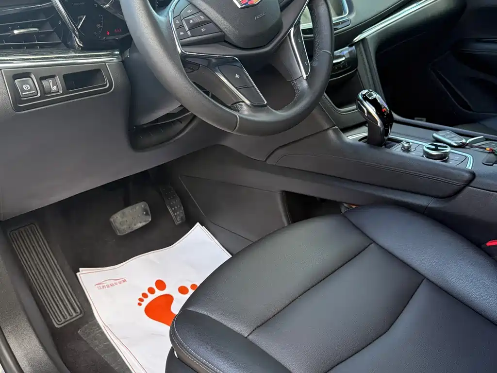 Cadillac XT5 — миниатюра 7