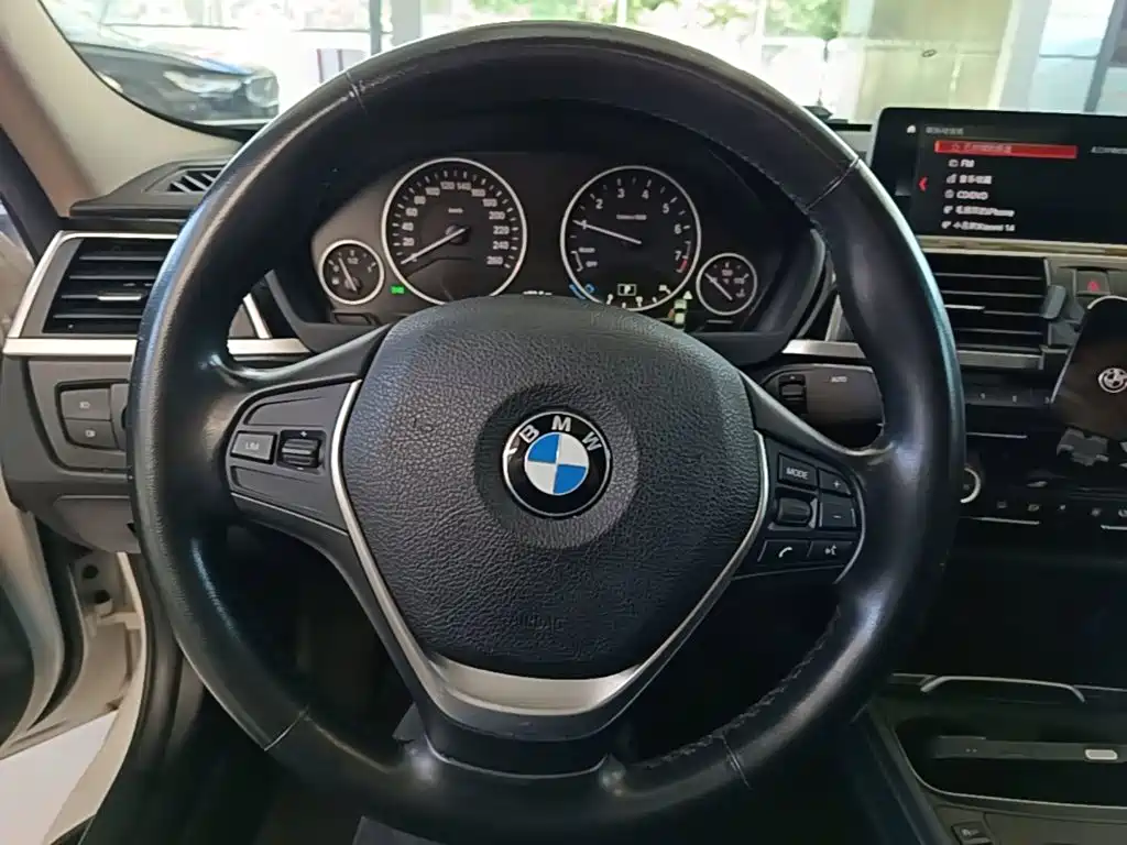 BMW 3 Series — миниатюра 11