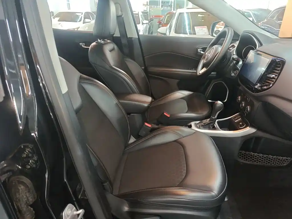 Jeep Compass — миниатюра 25