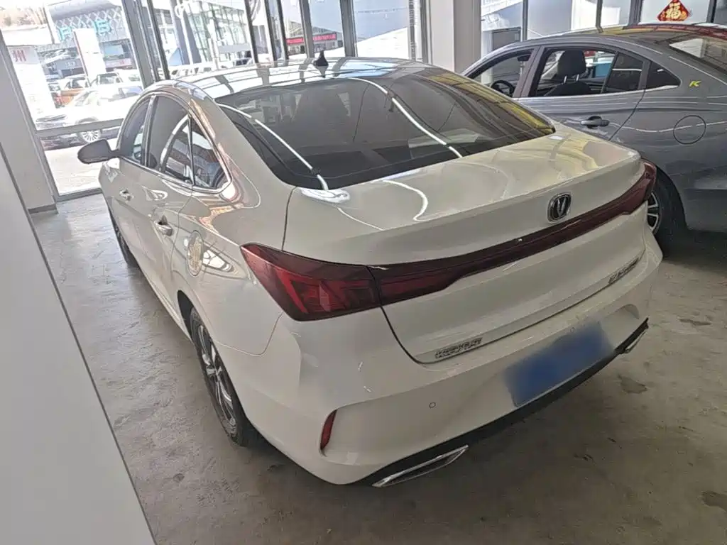 Changan Eado — миниатюра 5