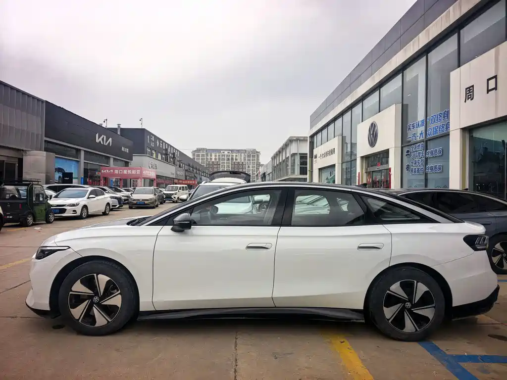 VOLKSWAGEN ID.7 VIZZION