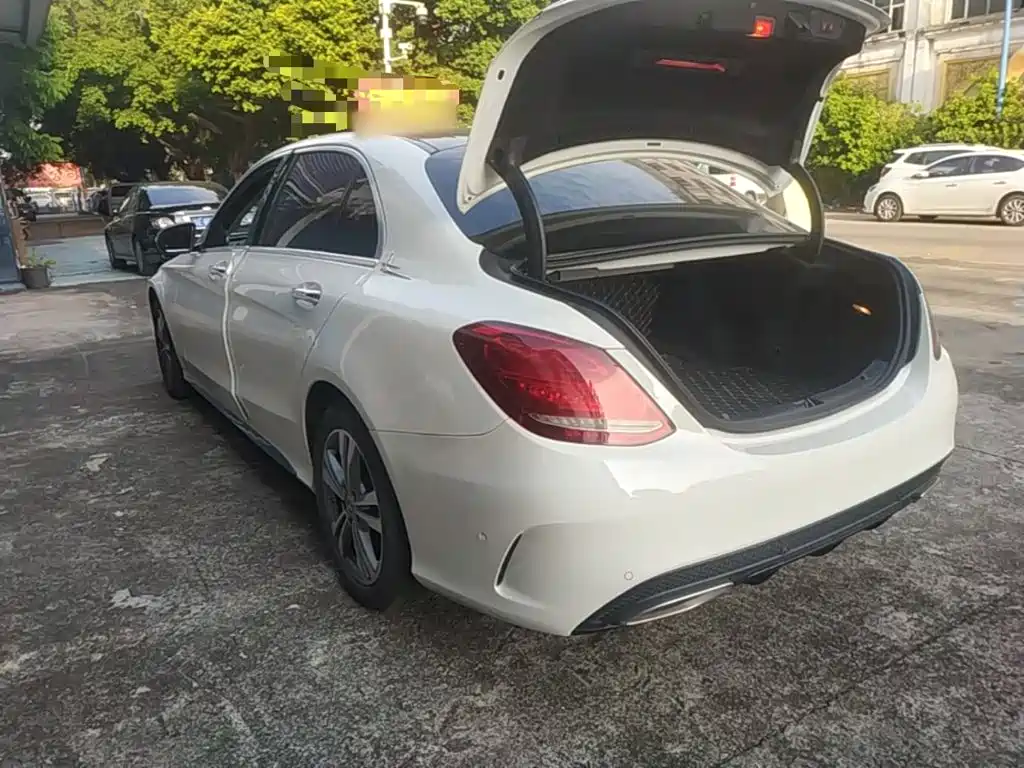 Mercedes-Benz C-Class — миниатюра 5