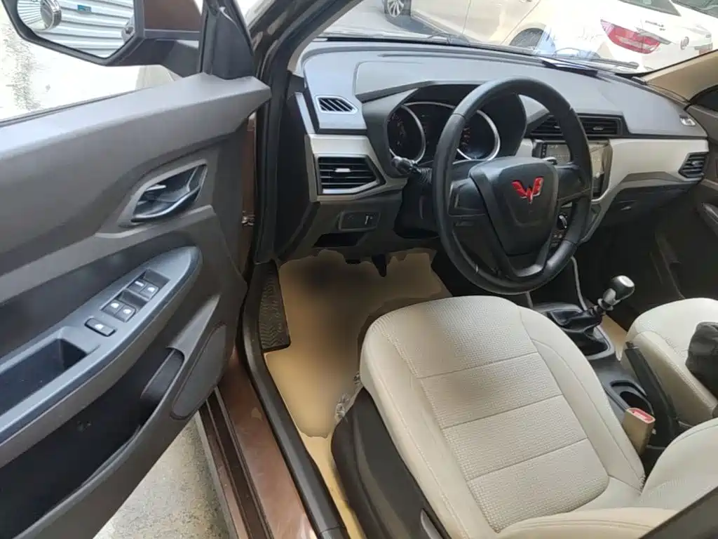 Wuling Hongguang — миниатюра 16