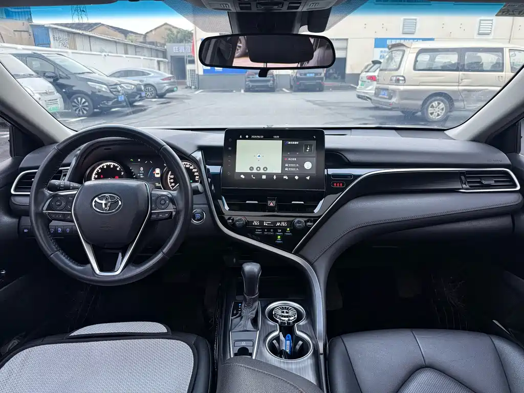 Toyota Camry 2021 2.0G Luxury
