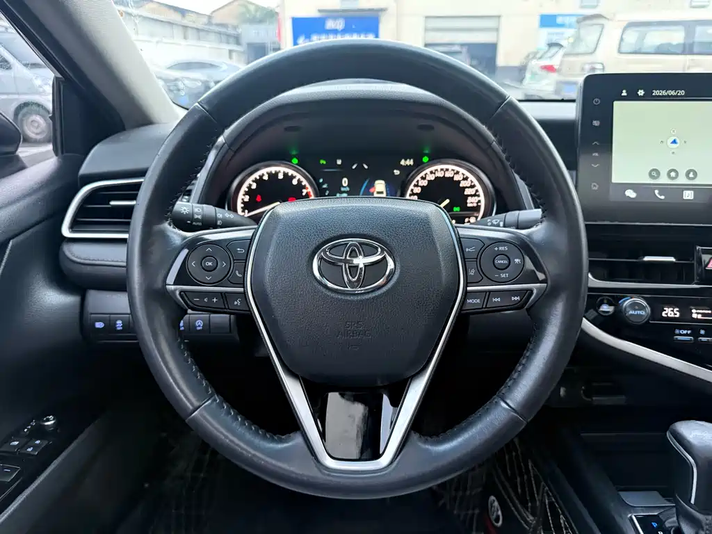 Toyota Camry 2021 2.0G Luxury