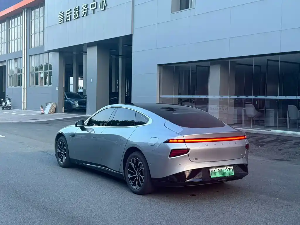 XPeng P7 — миниатюра 8
