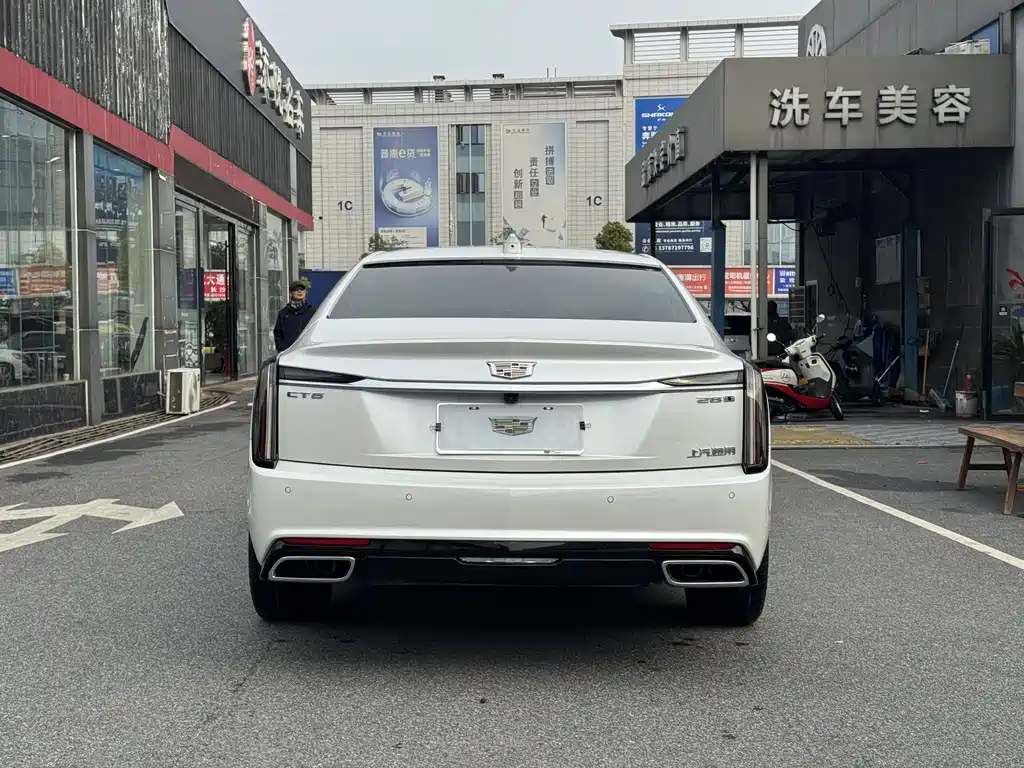 CADILLAC CT6