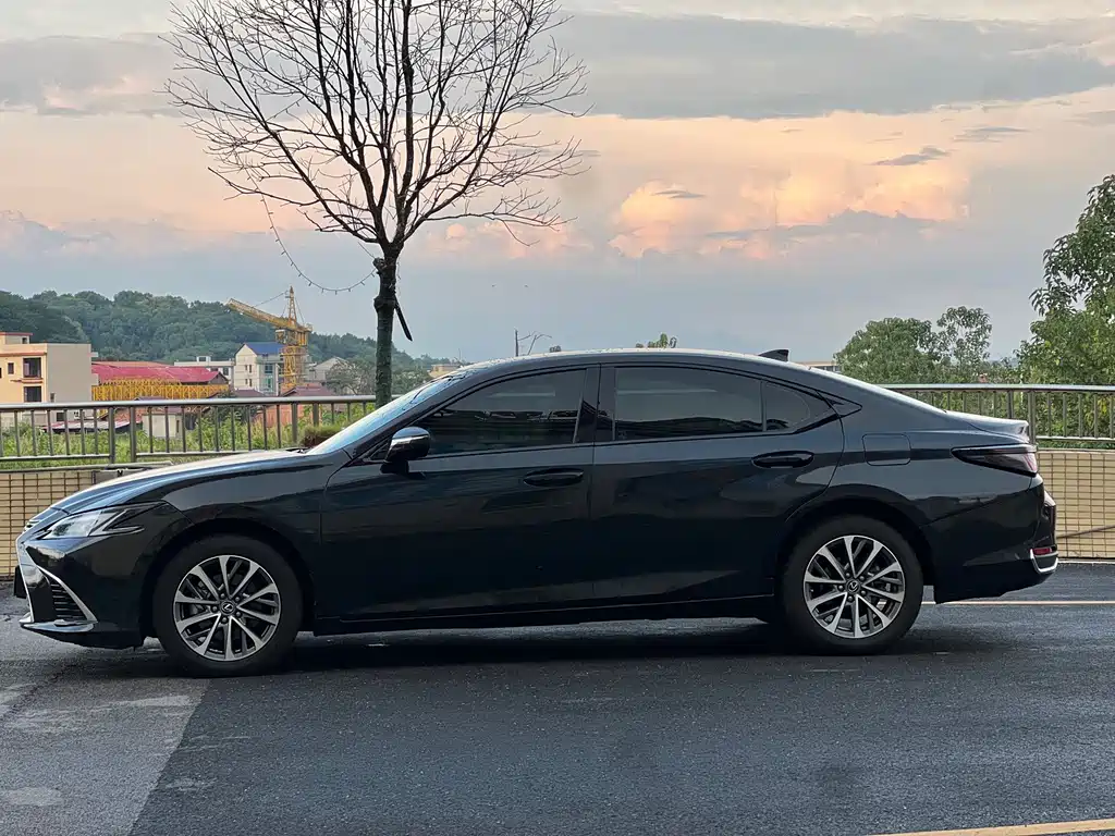 Lexus ES — миниатюра 3