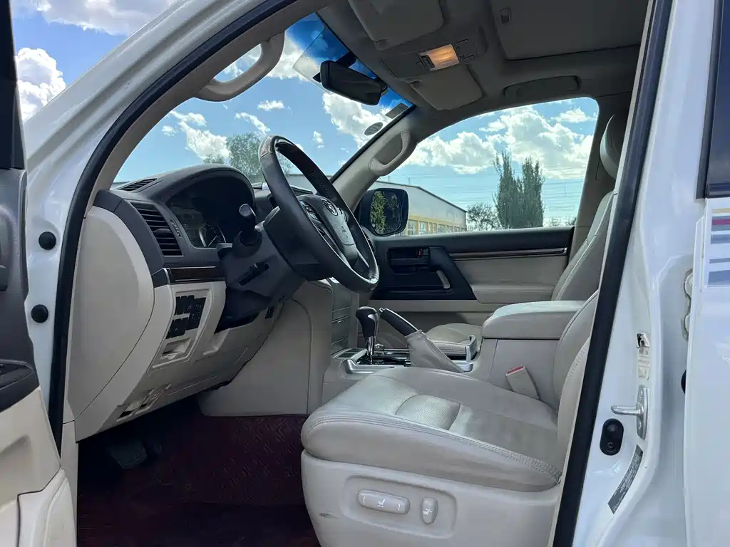 Toyota Land Cruiser — миниатюра 8