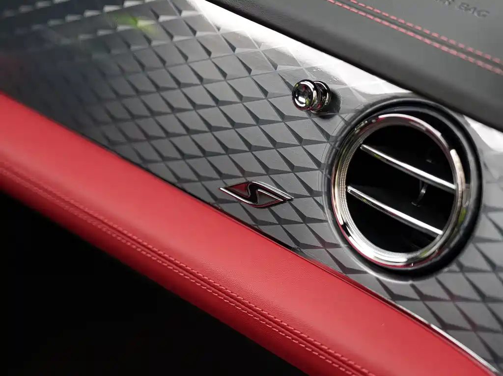 Bentley Bentayga — миниатюра 16
