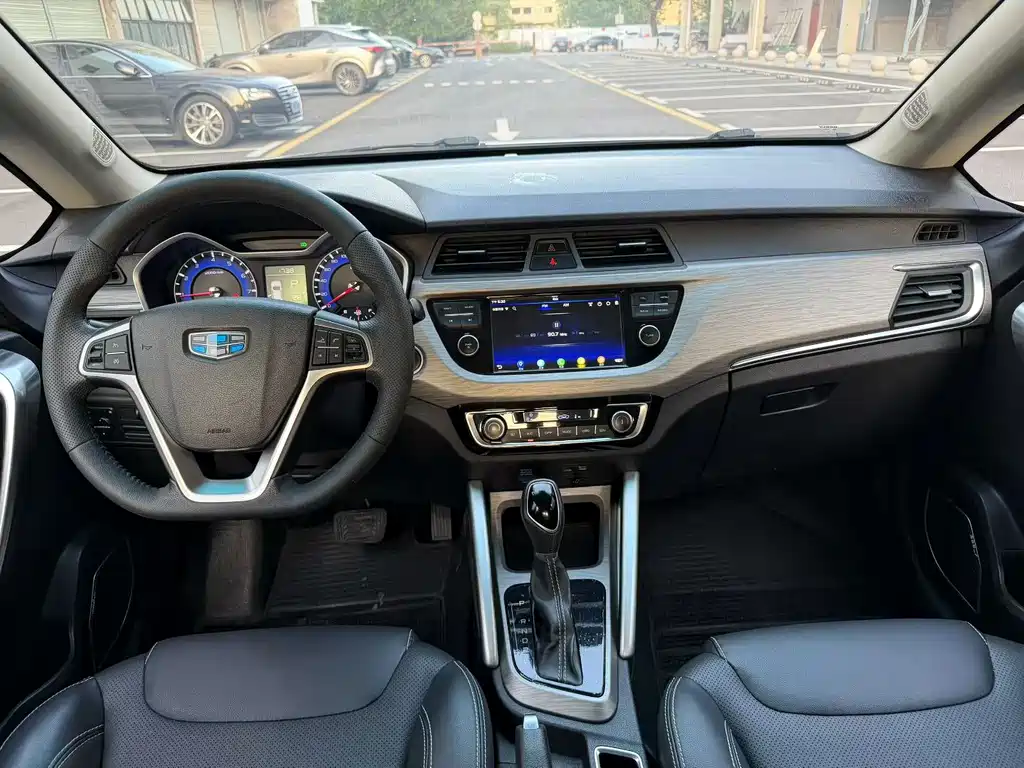 Geely Vision X3 — миниатюра 5