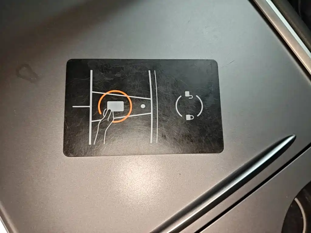 Tesla Model 3 — миниатюра 9