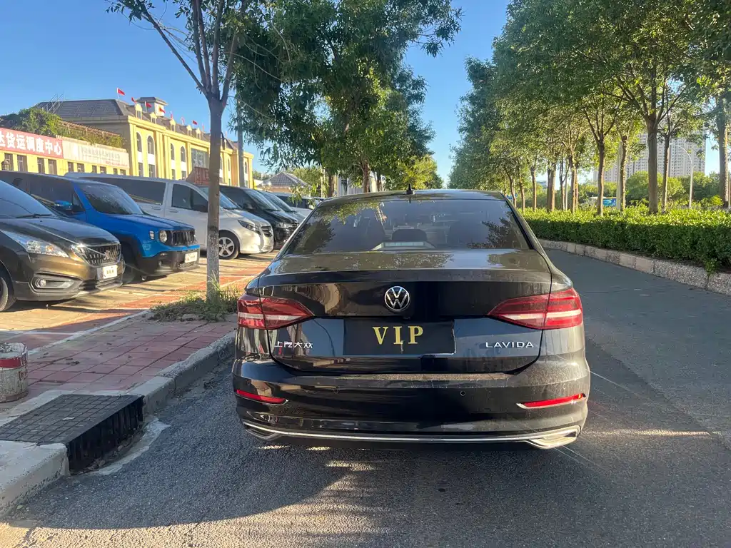 Volkswagen Lavida — миниатюра 7