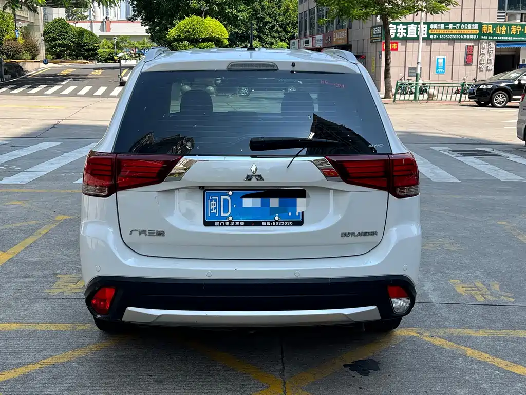 Mitsubishi Outlander — миниатюра 5