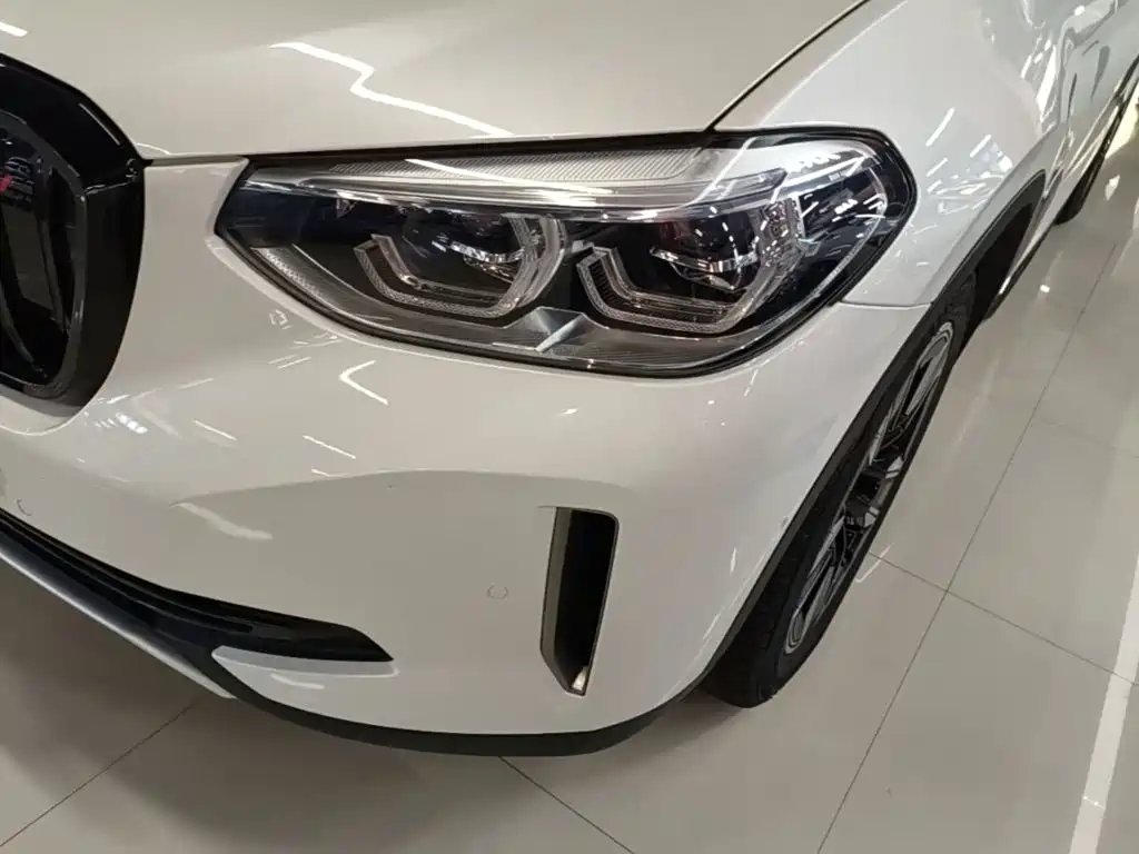 BMW iX3 — миниатюра 24