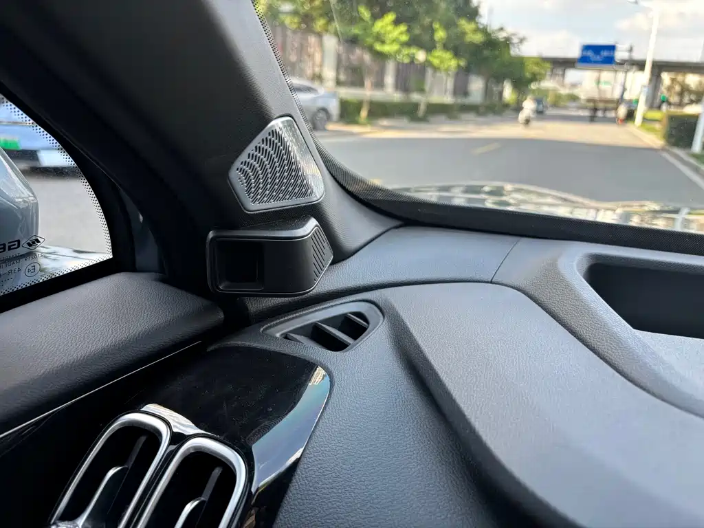 Geely Boyue L — миниатюра 15