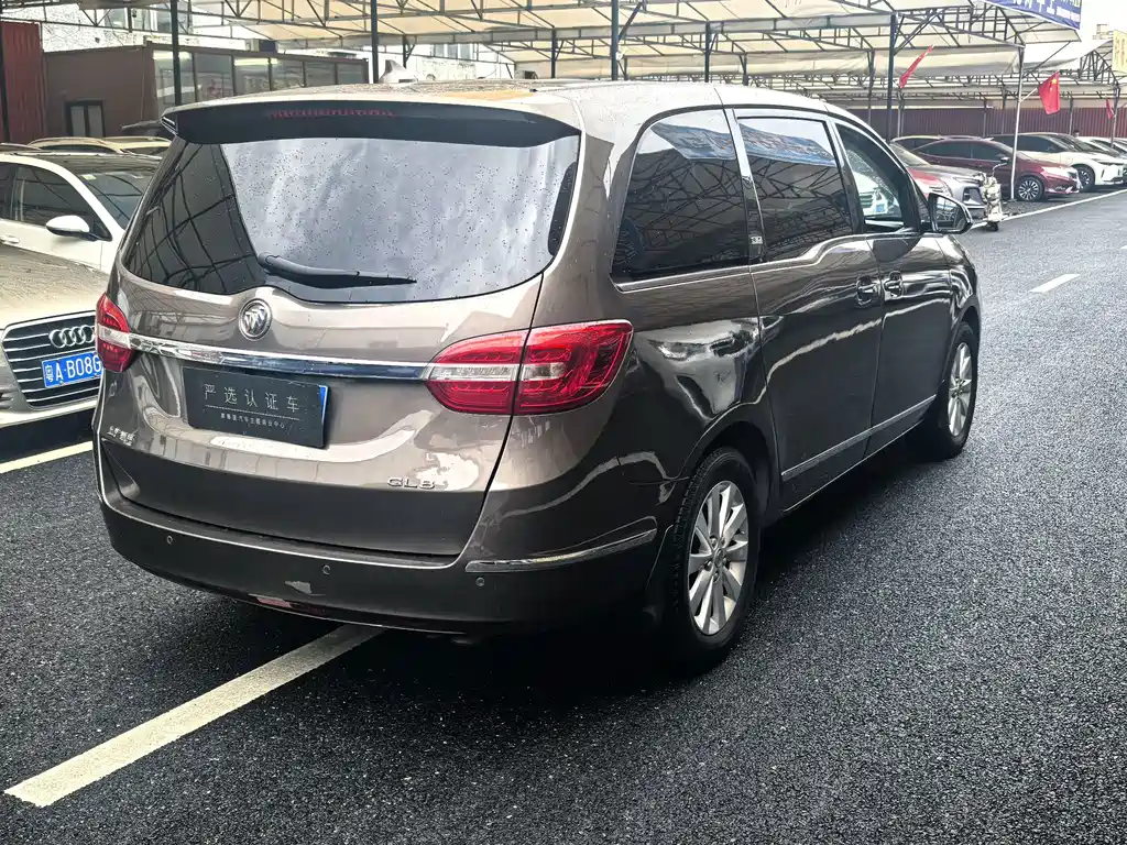 Buick GL8 — миниатюра 2