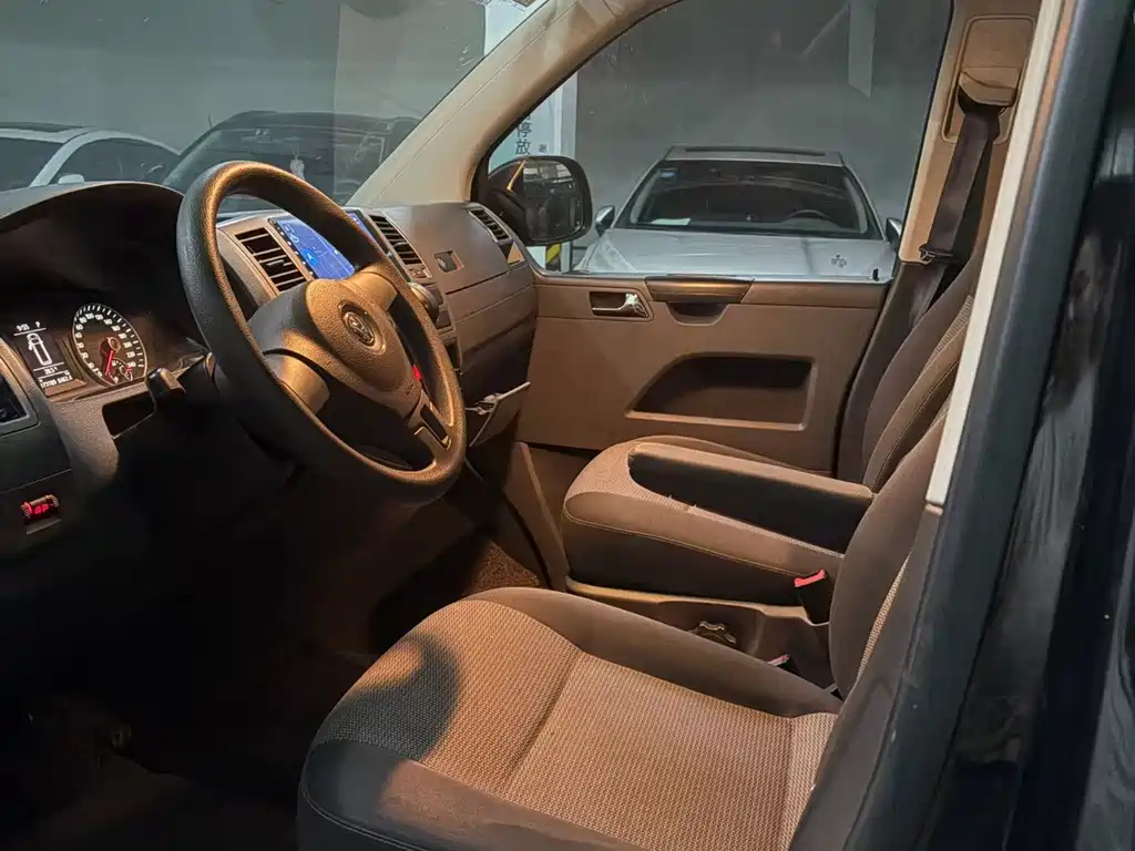 Volkswagen Caravelle — миниатюра 7