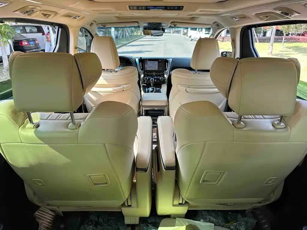 Toyota Vellfire — фотографии объявления, Фото 11