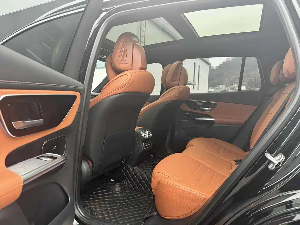 Mercedes-Benz GLC 2024 GLC 260 L 4MATIC 7 мест