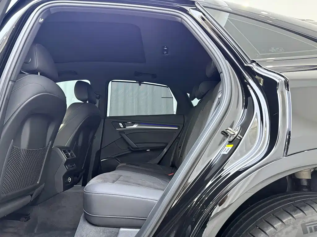 Audi Q5L Sportback — миниатюра 5